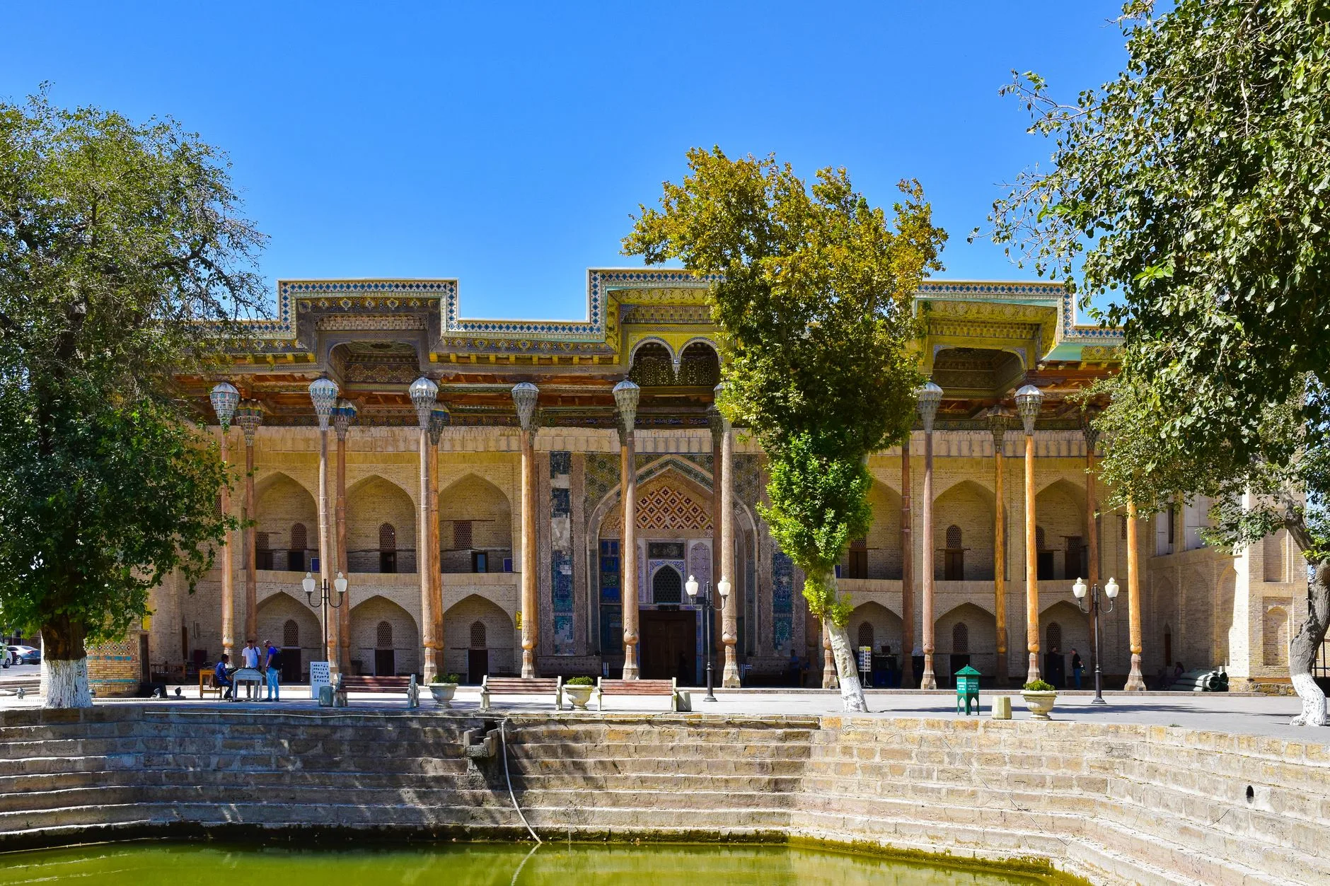 Se poser à la place Lyabi-Khauz