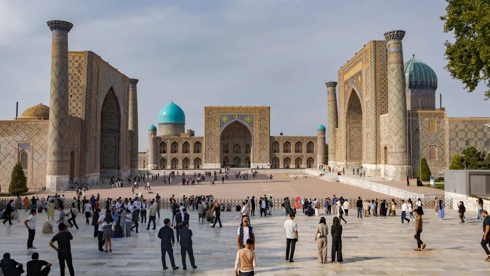 Trousse médicale de voyage et carnet de vaccination pour voyager en Ouzbékistan