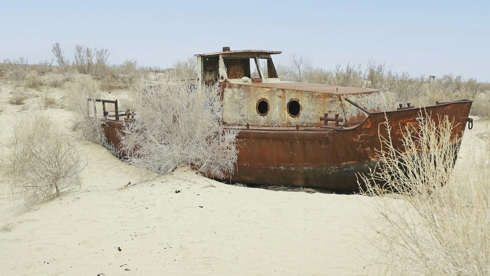 La mer d'Aral et Moïnaq
